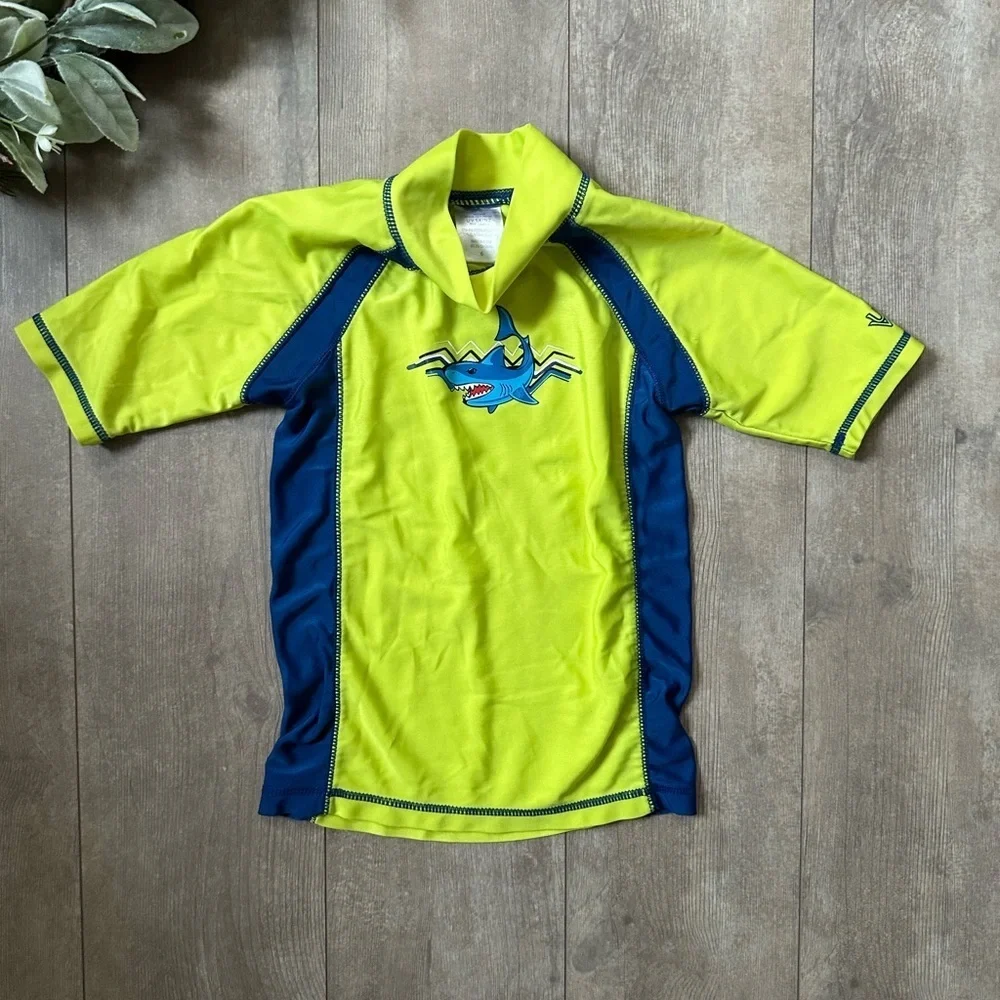 UV Skinz UPF 50+ Vibrant Boys Rash Guard Swim Top Size 6 Smiling Shark Two